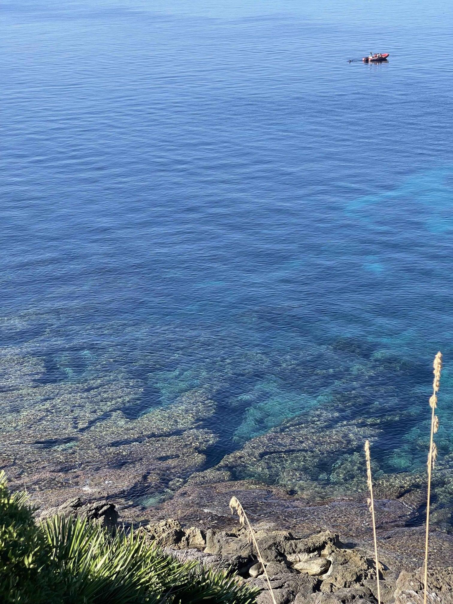 Tramonto sul mare di Sicilia, un brindisi in riva