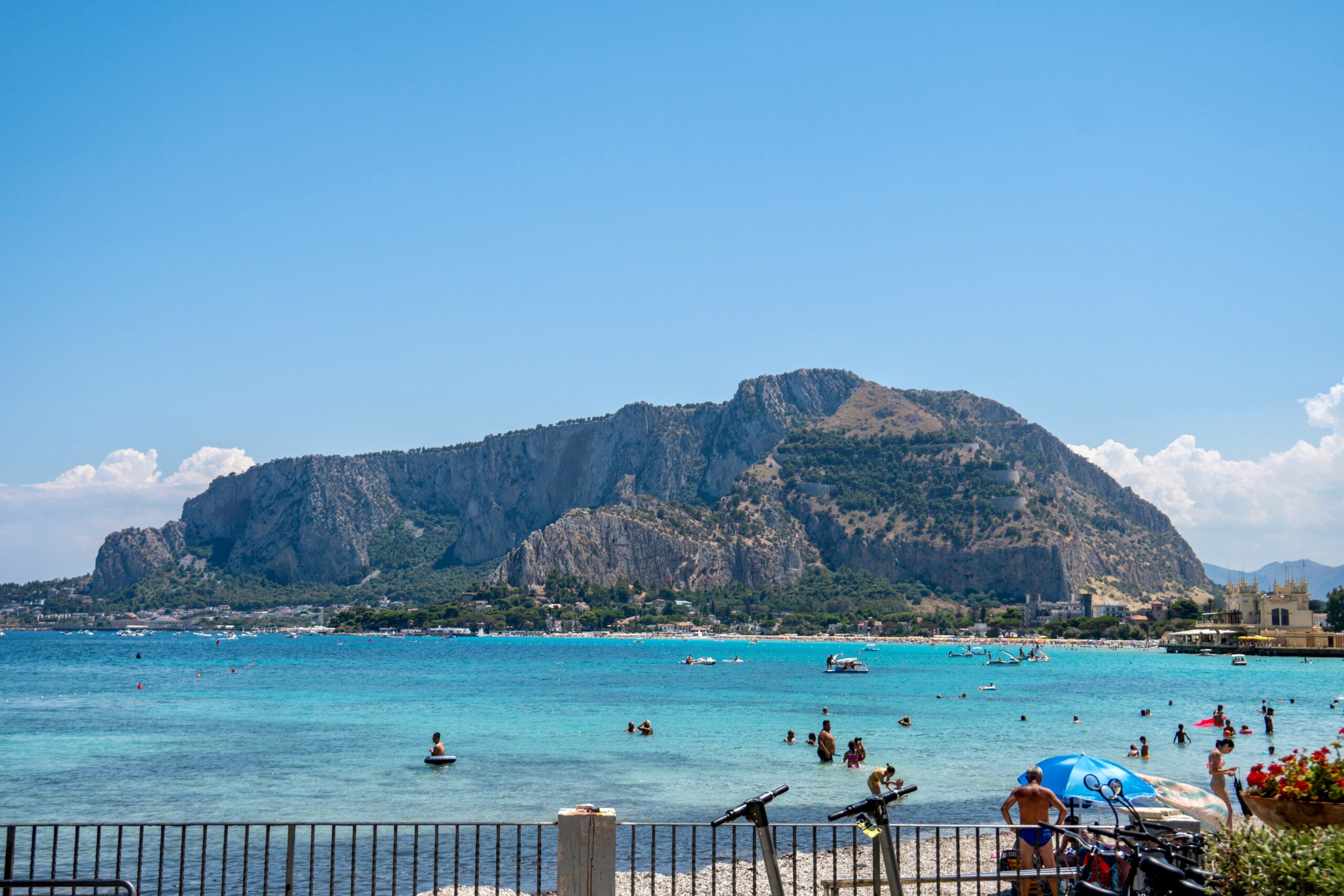 Scopri i fondali di Mondello con il nostro sommergibile!