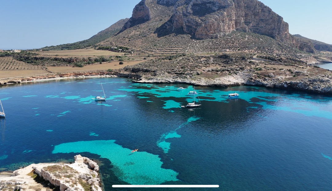 Acque turchesi di Favignana, isole Egadi