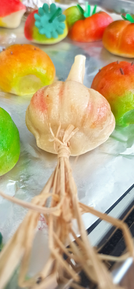 Frutta martorana di marzapane colorata a mano