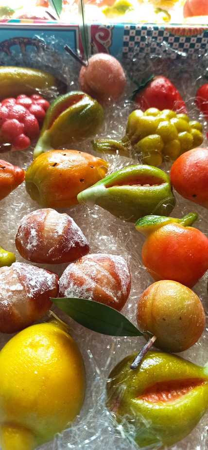 Frutta Martorana: modellare il marzapane a Mondello